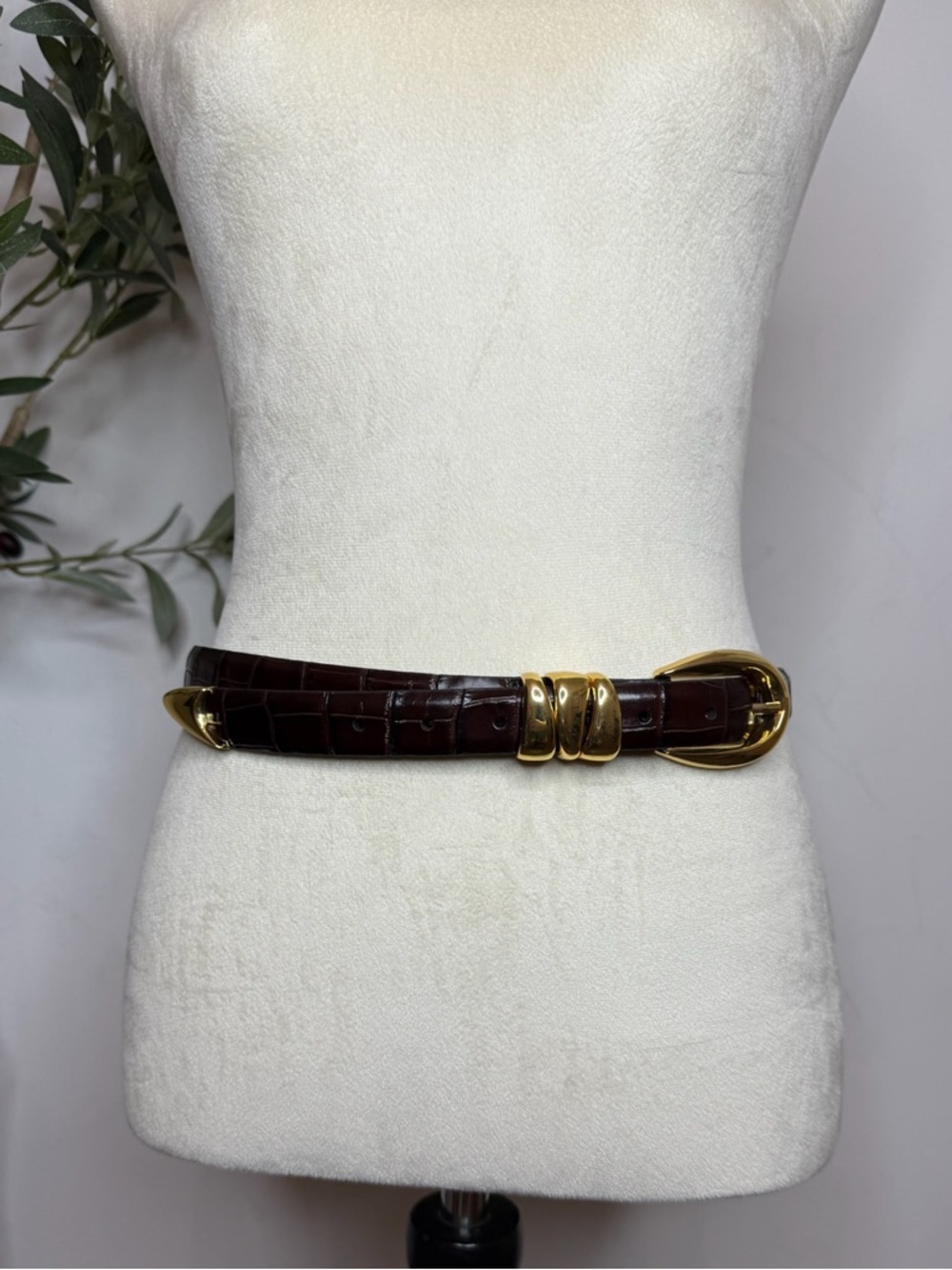 Madewell Croc-Embossed Dark Brown Belt with Gold Buckle